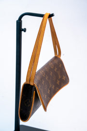 Louis Vuitton Monogram Pochette Twin GM